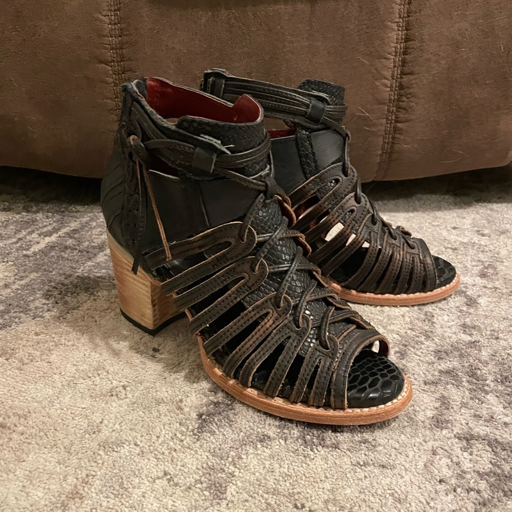 Freebird by Steven, black Wazee, size 7